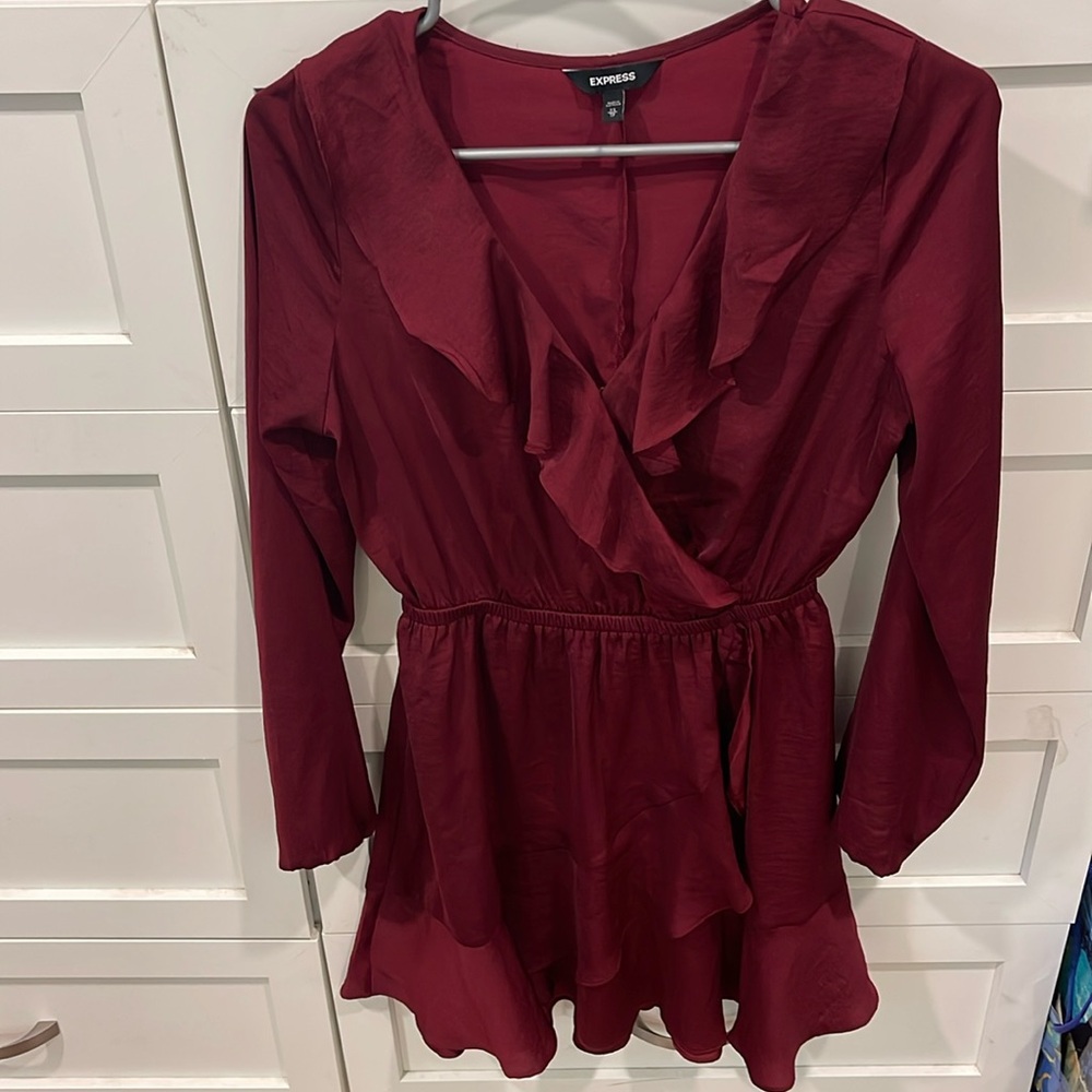 Express V-neck maroon dress size extra small